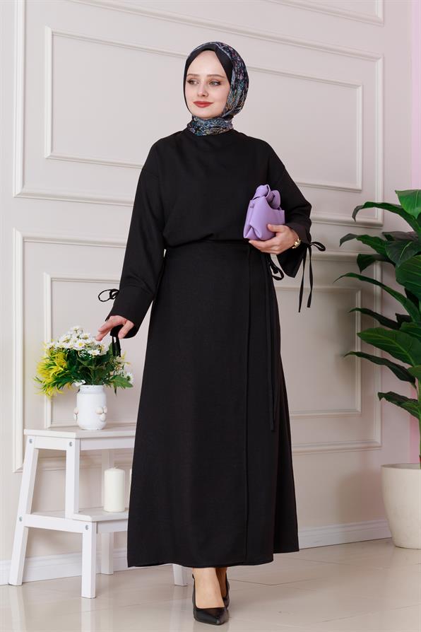 طقم سترة و تنورة بتفاصيل أربطة - أسود اللون 