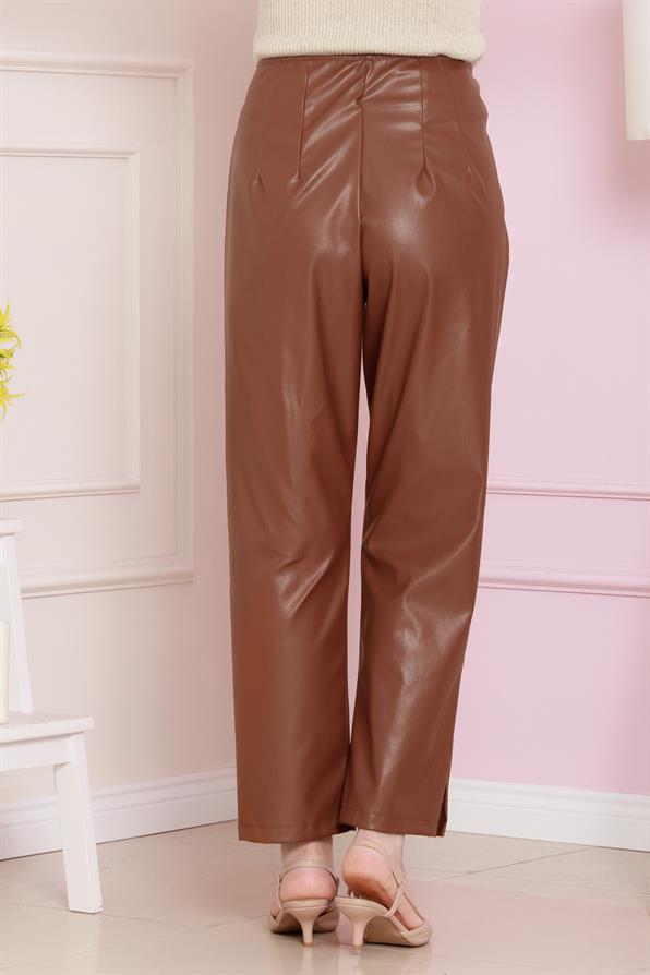 بنطلون جلدي مفصل بأزرار-رملي اللون