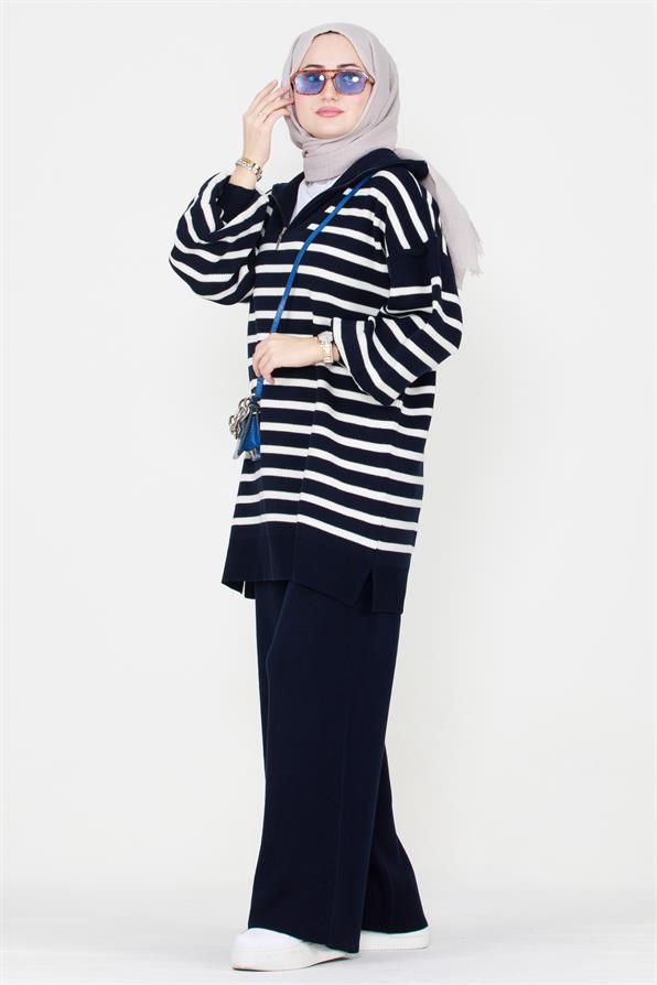 Truck Neck Striped Knit Suit - Navy Blue