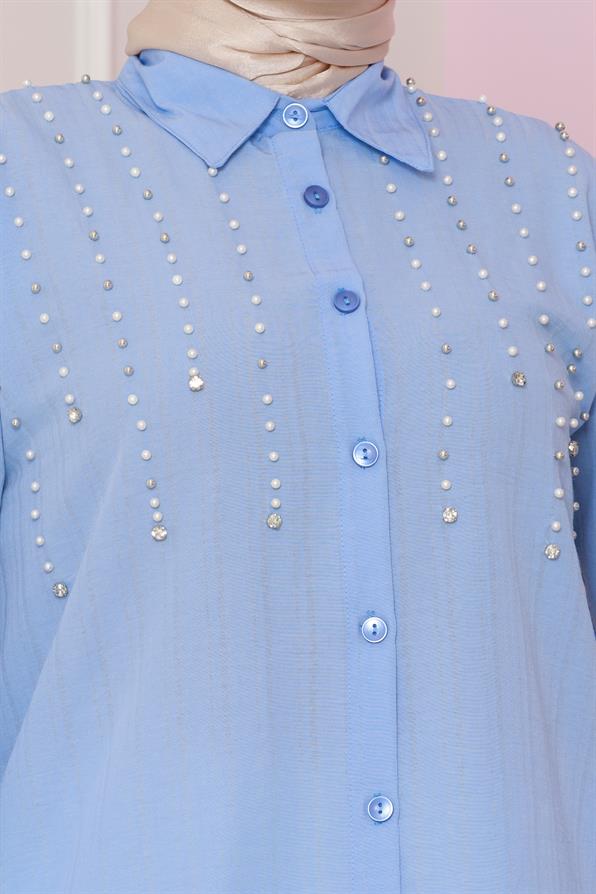 تونيك لؤلؤي باللون الأزرق الفاتح