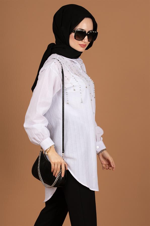 تونيك مع لؤلؤ في الأمام-اللون الأبيض