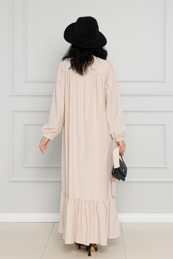 فستان بحزام لون كريمي