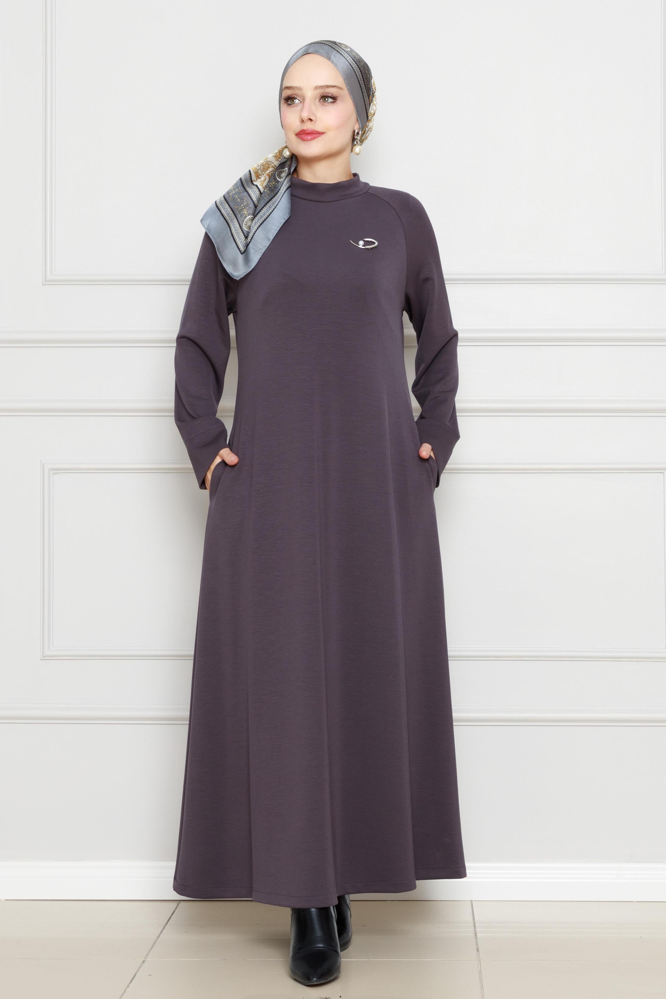 Broş Detaylı Elbise-Antrasit