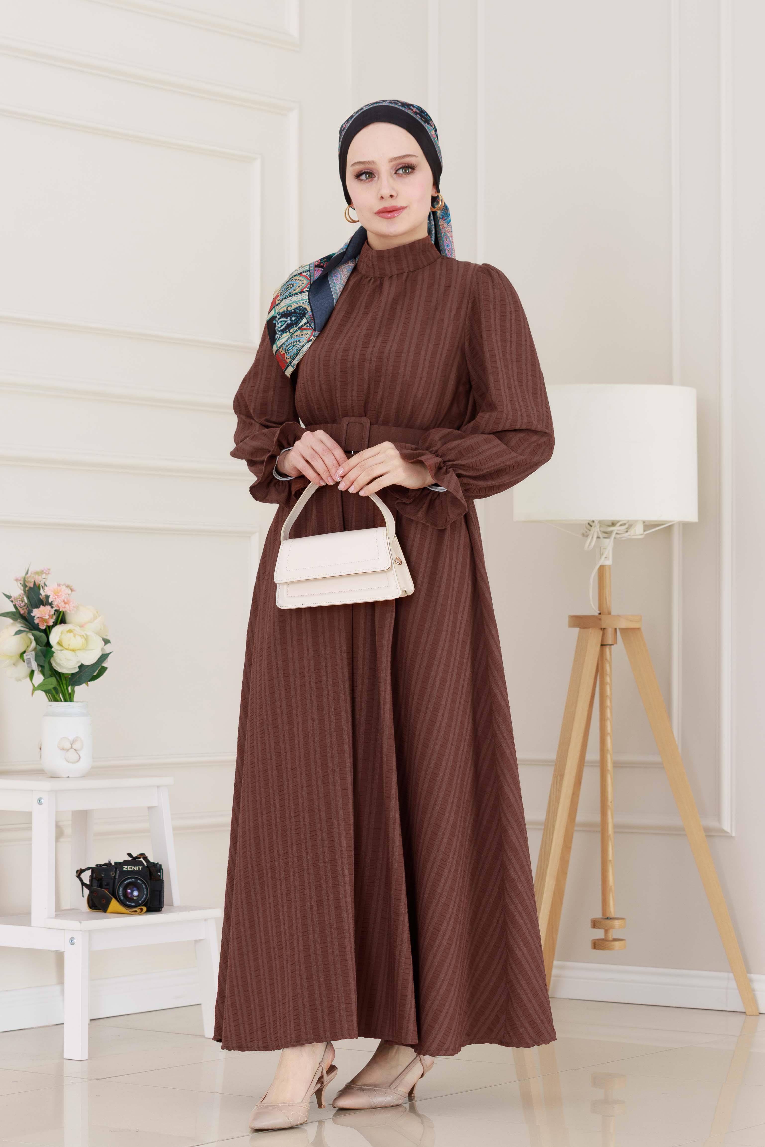 Kolu Volanlı Kemerli Henna Elbise-Kahverengi