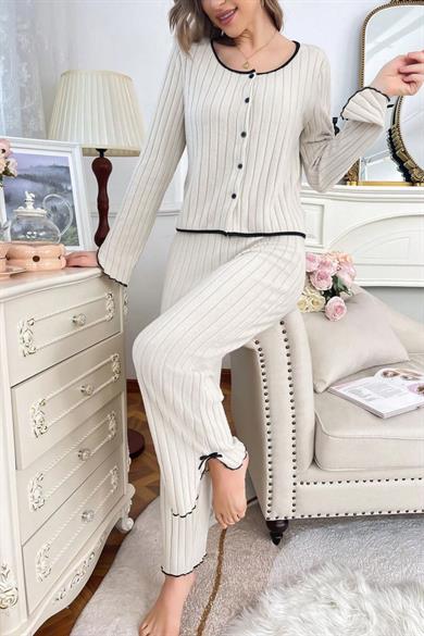 Bella Notte Bej Düğmeli Fiyonk Detaylı Kare Yaka Pijama Takımı 7137