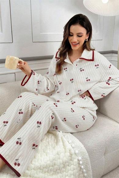 Bella Notte Kırık Beyaz Kiraz Baskılı Pamuklu Kışlık Pijama Takımı 7083