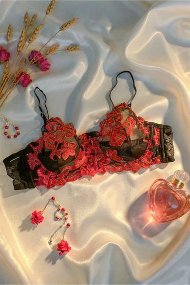 Bella Notte Siyah Kırmızı Gül Detaylı Romantik Sütyen Takımı 19031