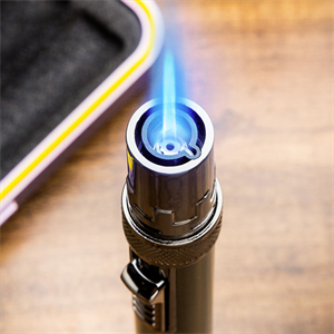 Lubinski Yeni Seri Slim Tek Torch Delicili Ve İğneli Puro Çakmağı Yeşil