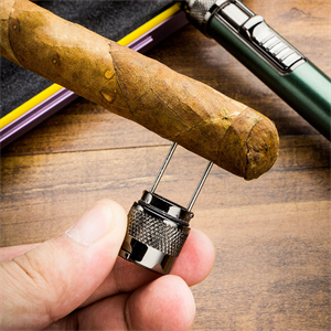 Lubinski Yeni Seri Slim Tek Torch Delicili Ve İğneli Puro Çakmağı Gunmetal