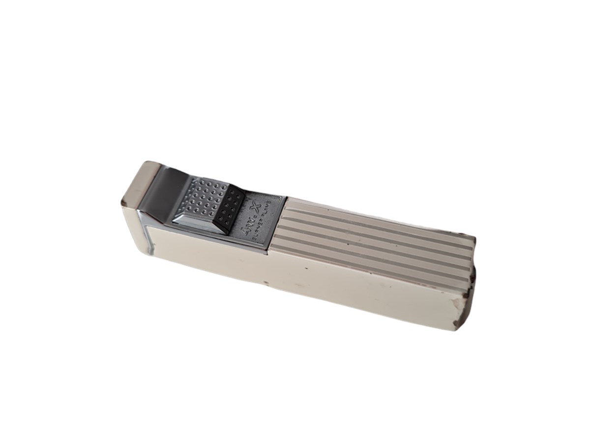 Windmill 4w.X Burner Flame Krem Tek Torch Rezistanslı Çakmak(Outlet)