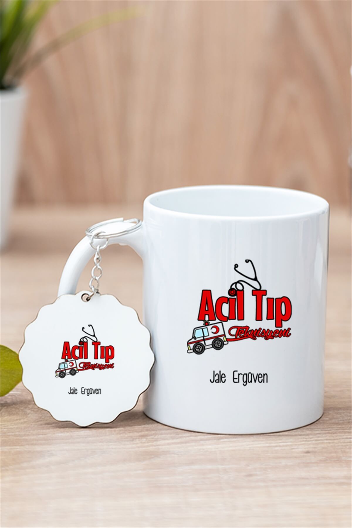 Acil Tıp Teknisyeni Beyaz Kupa Bardak ve Ahşap Anahtarlık