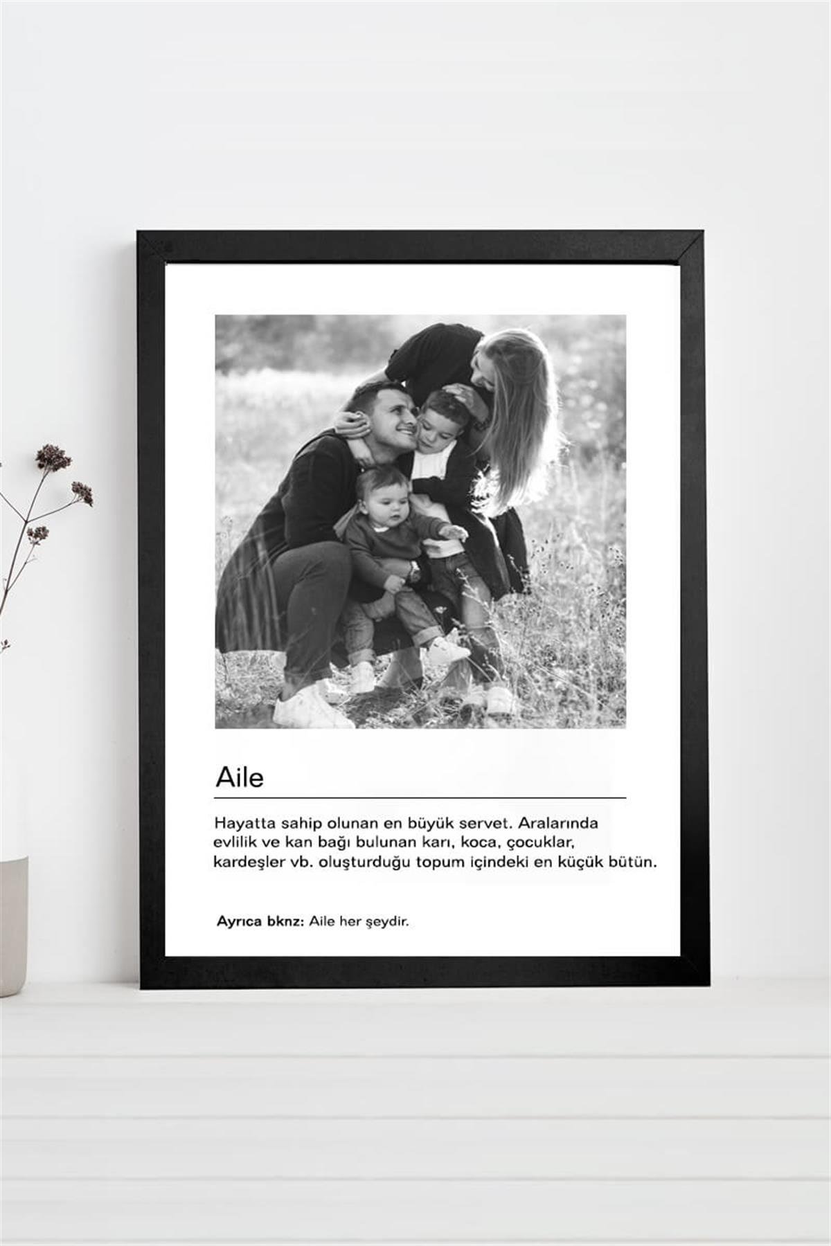 Aile Hediyesi Siyah Beyaz Tasarım Kelime Anlamlı Hediyelik Çerçeve