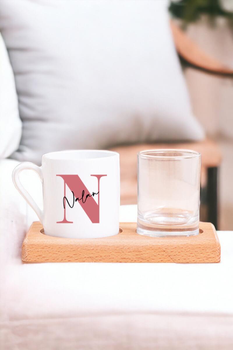 Anneye Hediye Baş Harfli Üzeri İsim Yazılı Ahşap Sunumlu Türk Kahvesi Fincanı