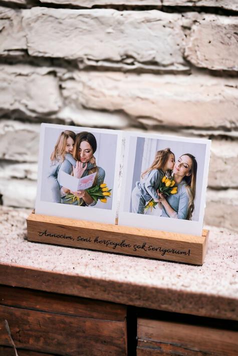 Anneye Hediye İki Fotoğraflı Ahşap Stand
