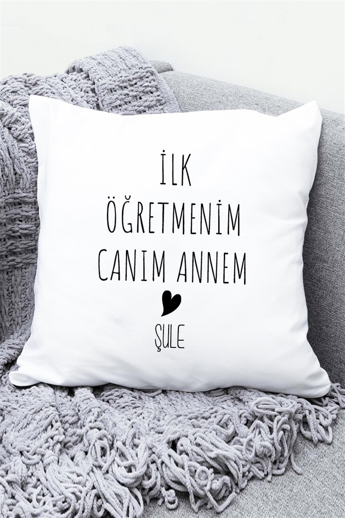 Anneye Öğretmenler Günü Hediyesi İsimli Kare Yastık