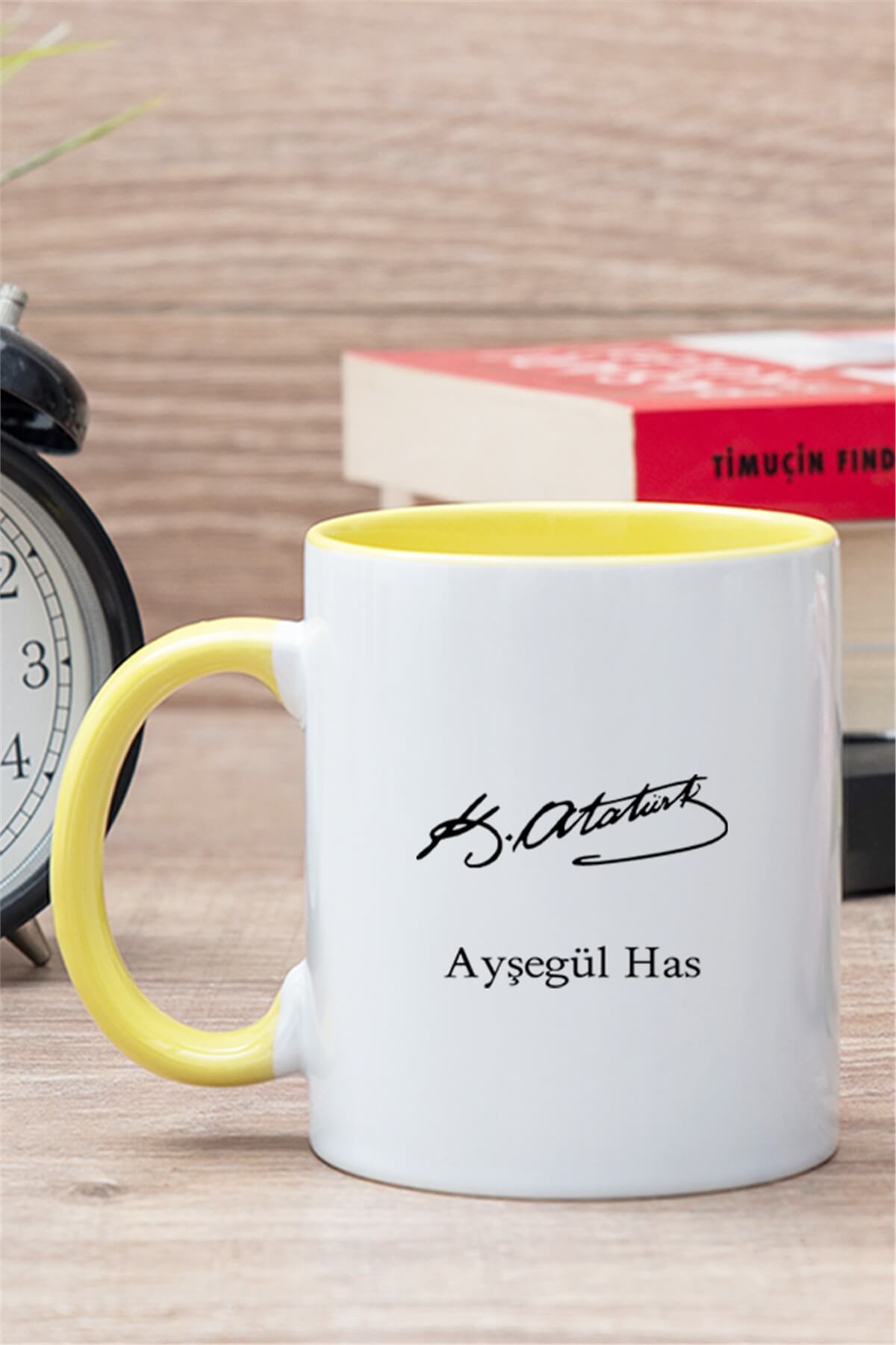 Atatürk İmzalı İsme Özel İçi Renkli Kupa Bardak