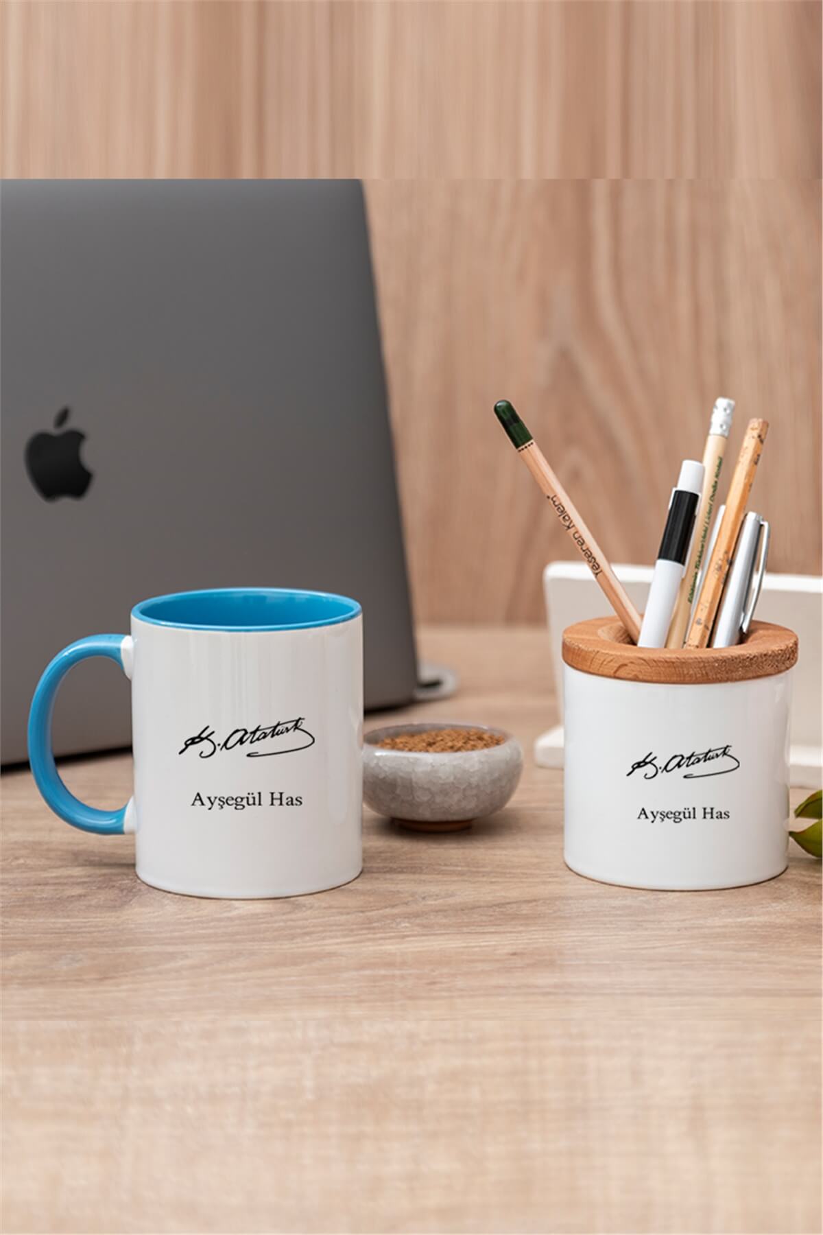 Atatürk İmzalı İsme Özel Renkli Kupa Bardak ve Kalemlik