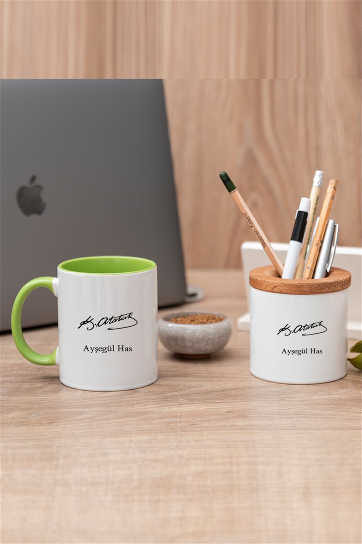 Atatürk İmzalı İsme Özel Renkli Kupa Bardak ve Kalemlik