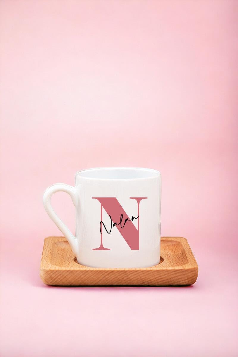 Baş Harfli Üzeri İsim Yazılı Ahşap Altlıklı Türk Kahvesi Fincanı