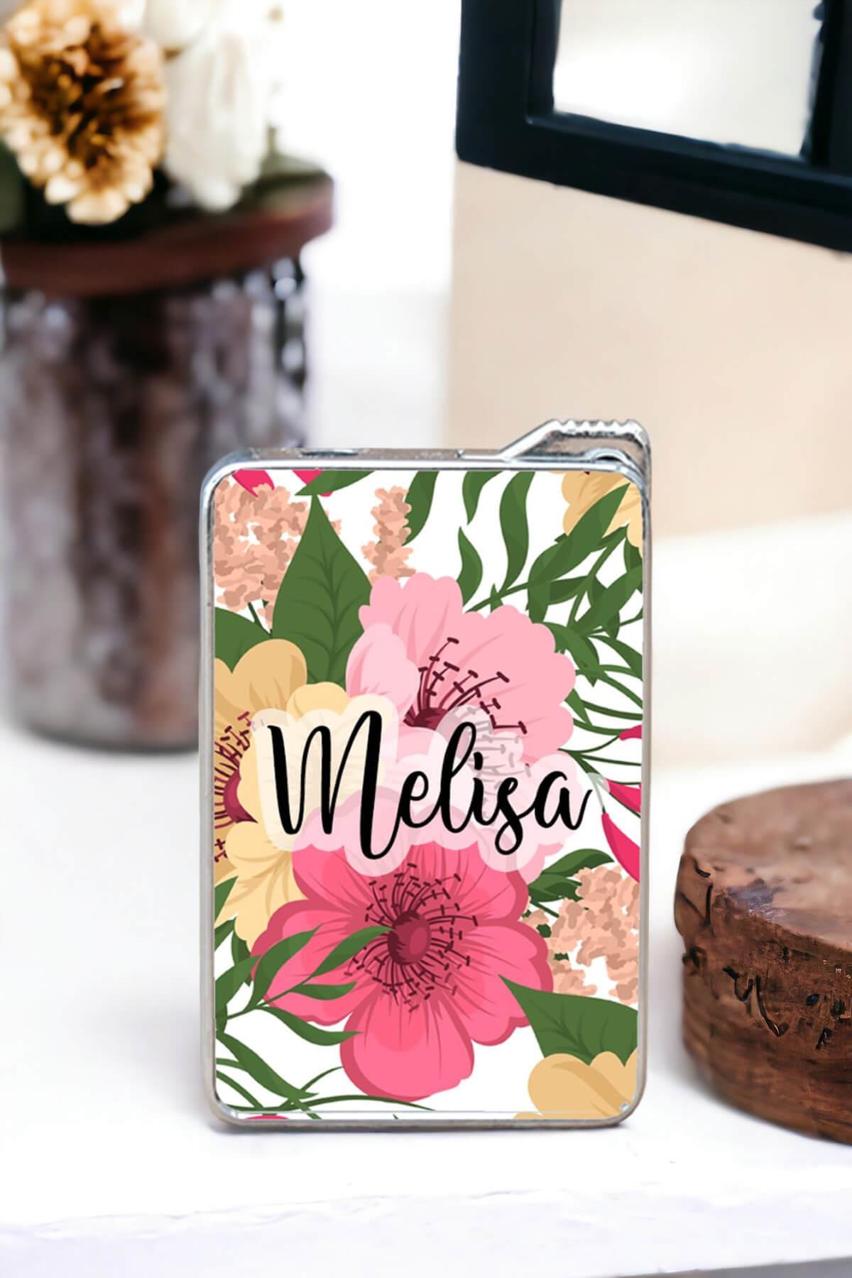 Çiçek Arka Planlı İsimli Çakmak