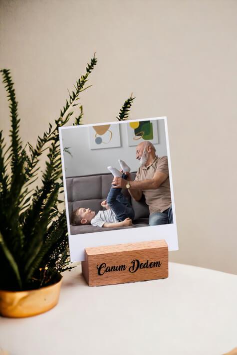 Dedeye Hediye Ahşap Standlı Polaroid Fotoğraf Seti