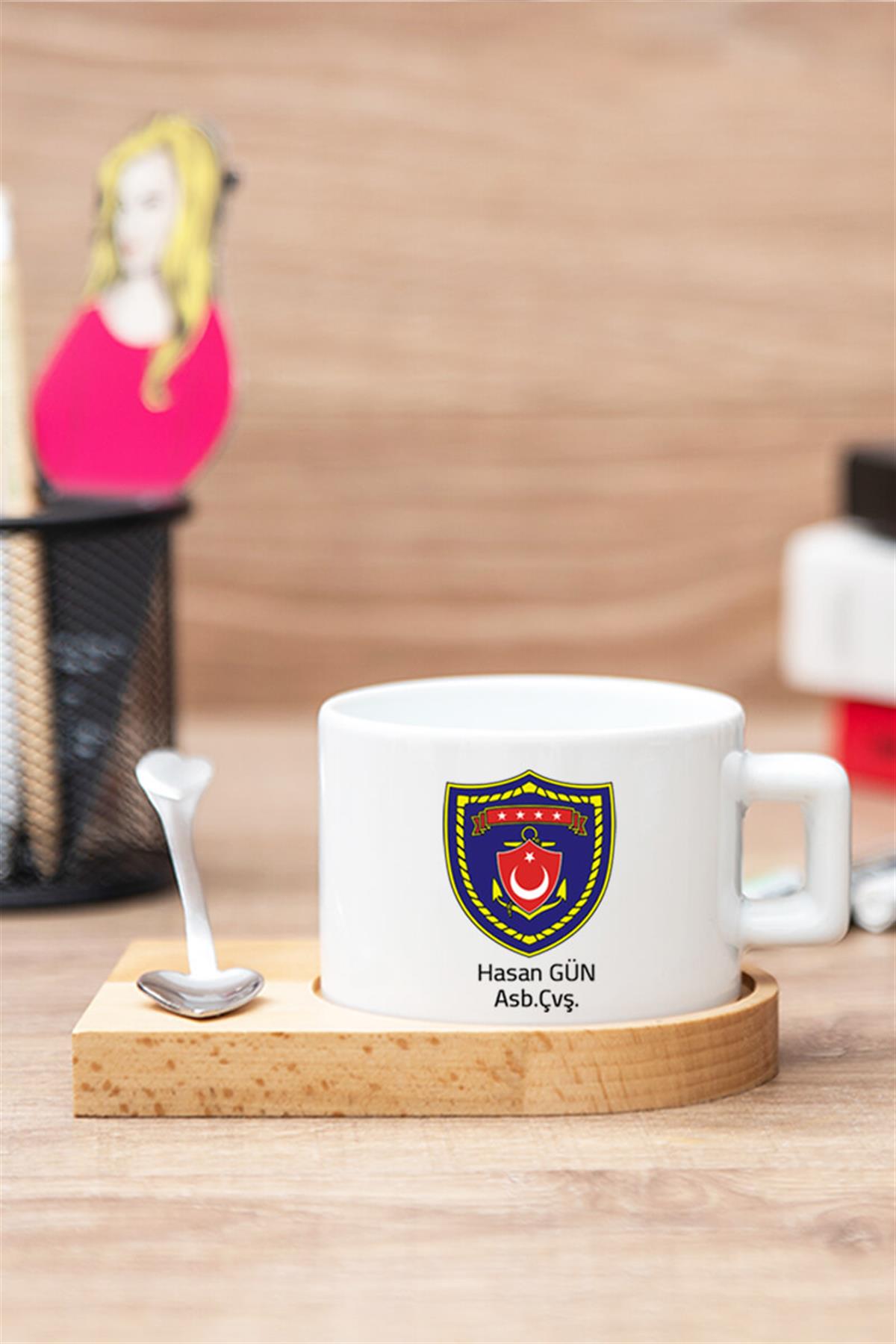Deniz Kuvvetleri Komutanına Hediye Seti Ahşap Altlıklı Fincan ve Kalemlik