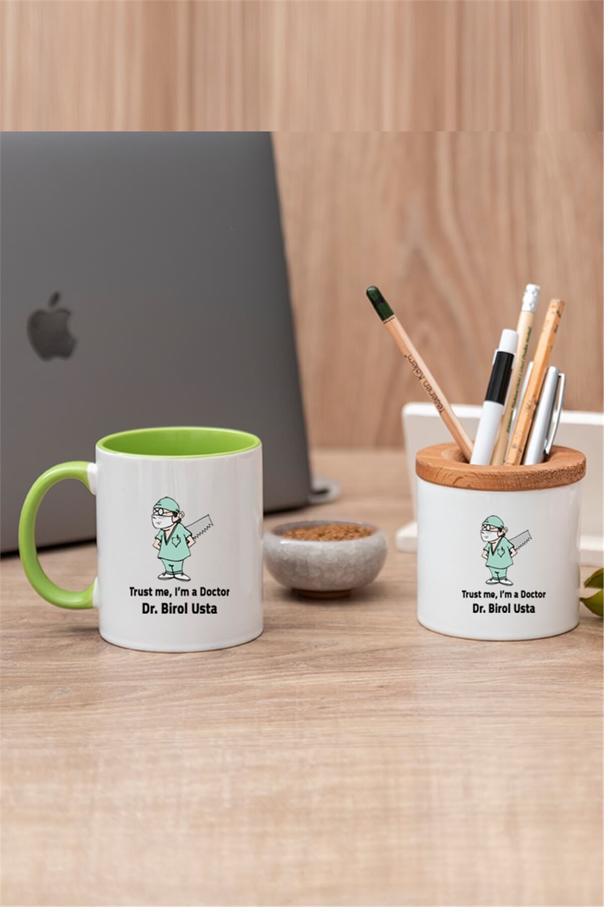 Doktor Esprili Renkli Kupa Bardak ve Kalemlik