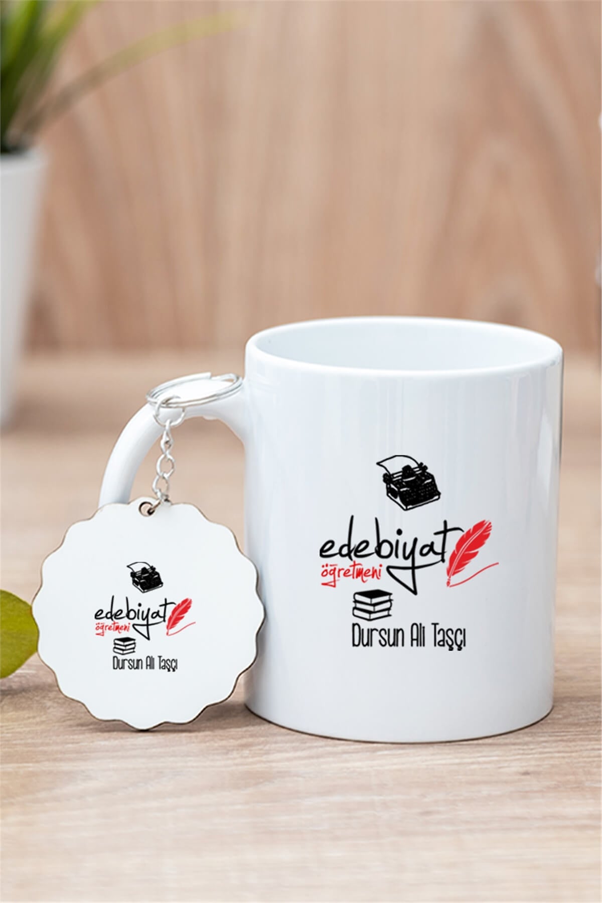 Edebiyat Öğretmeni Beyaz Kupa Bardak ve Ahşap Anahtarlık