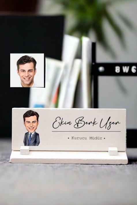 Erkeğe Yeni İş Tebrik Hediyesi Karikatürlü Masa İsimliği