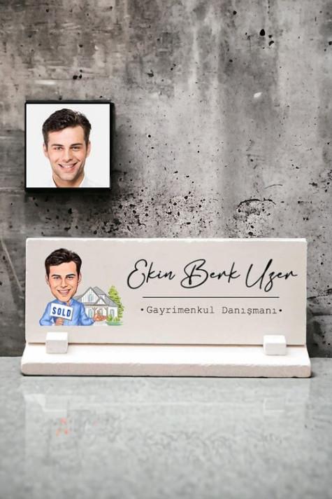 Erkek Emlakçıya Ofis Hediyesi Karikatürlü Masaüstü İsimlik