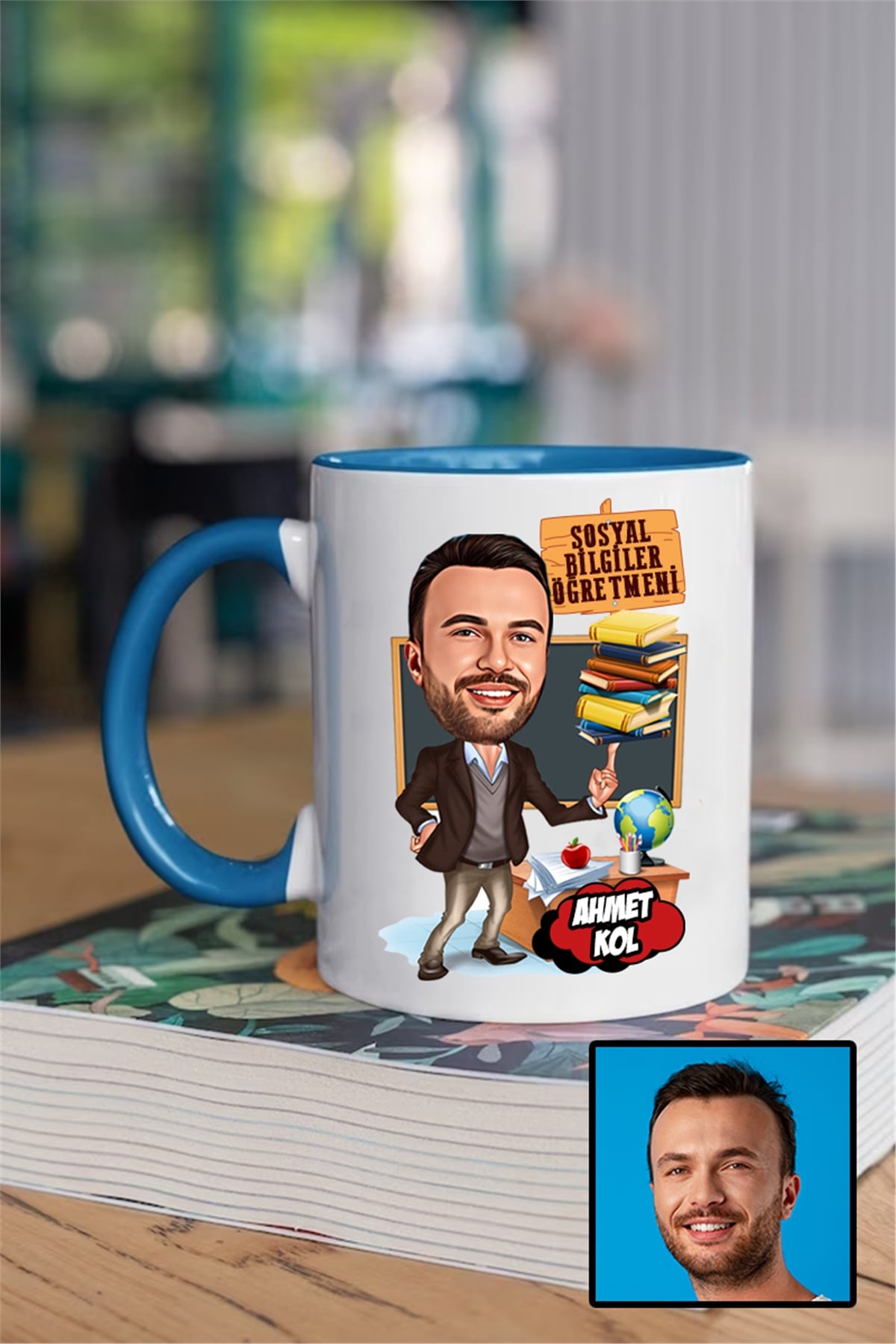 Erkek Sosyal Bilgiler Öğretmenine Özel Hediye Karikatürlü İçi Renkli Kupa Bardak