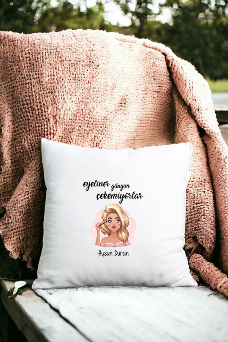 Eyeliner Gibiyim Çekemiyorlar Saten Kare Yastık