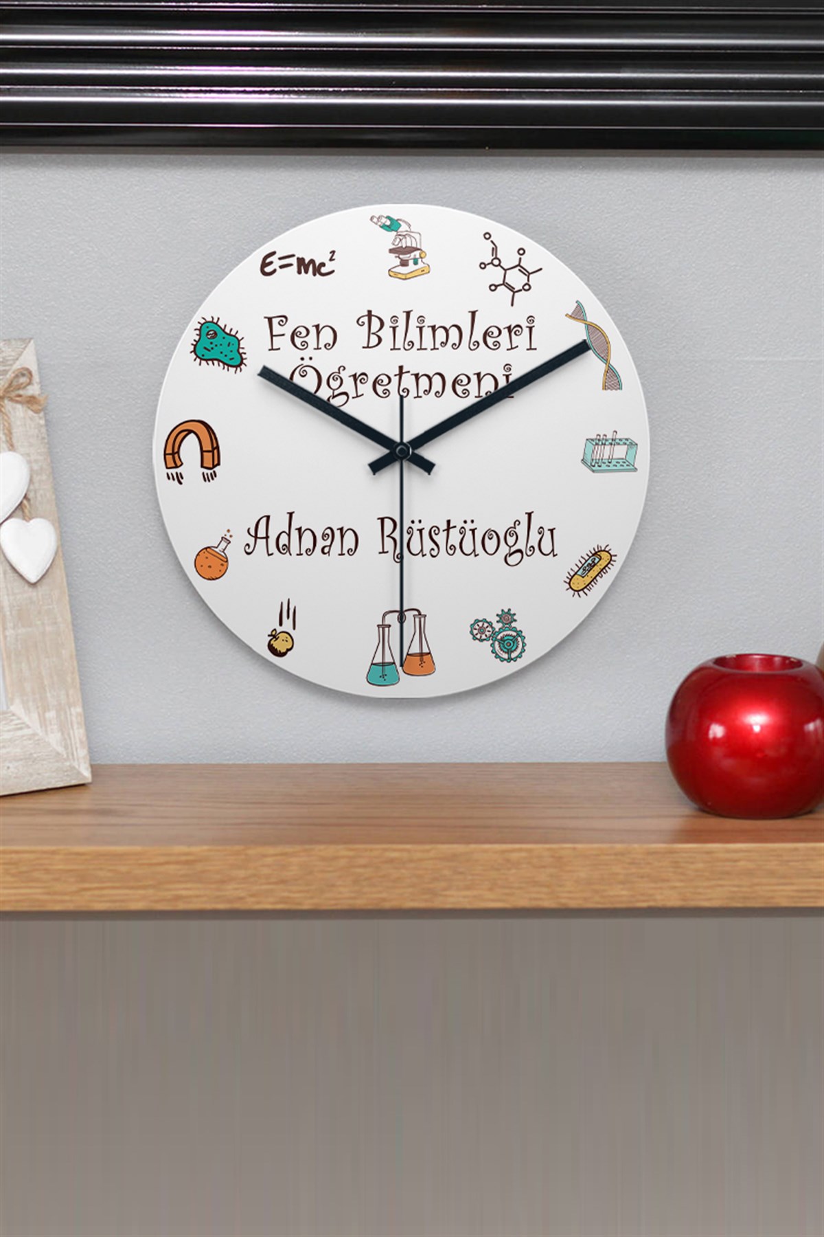 Fen Bilimleri Öğretmenine Özel Ahşap Duvar Saati