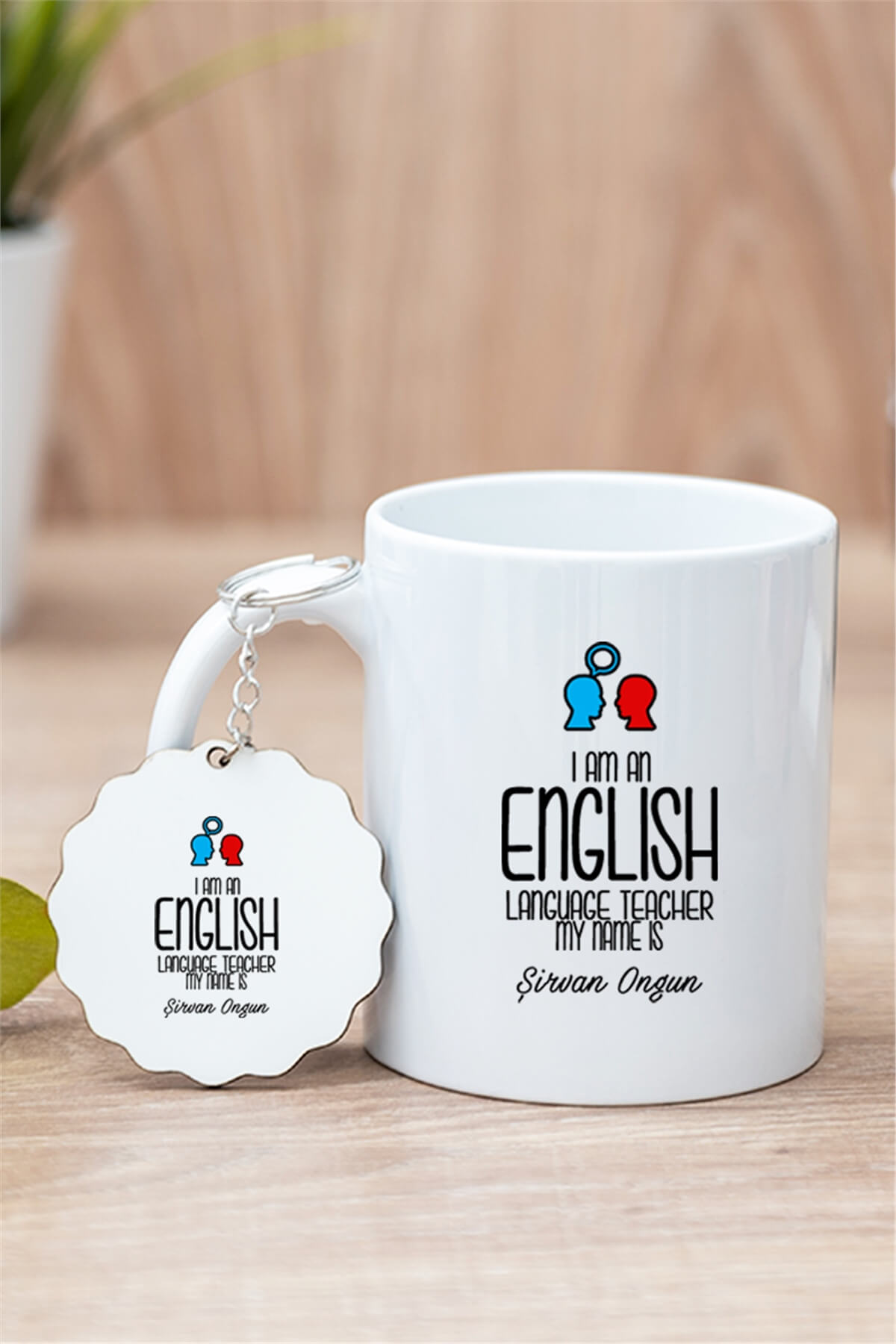 İngilizce Öğretmeni Beyaz Kupa Bardak ve Ahşap Anahtarlık