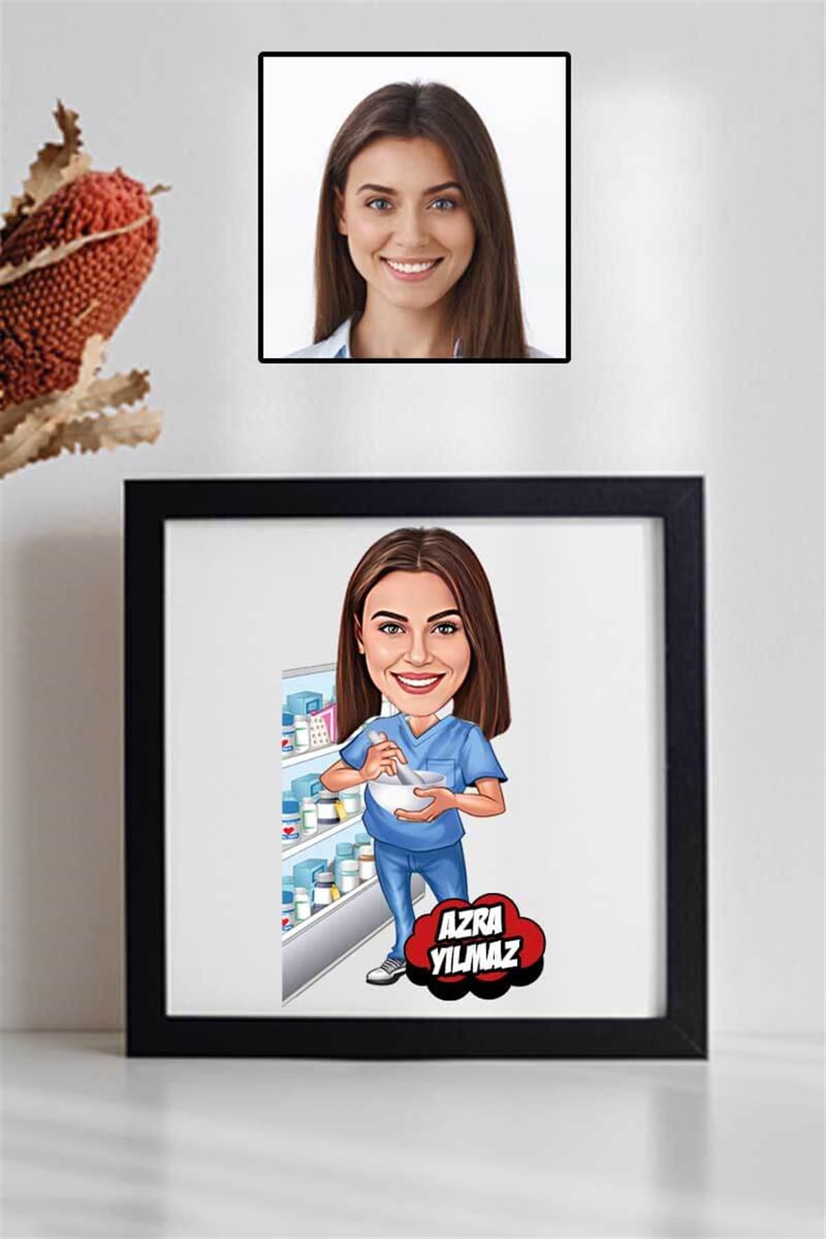 Kadın Eczacıya Hediye Karikatürlü Kare Çerçeve