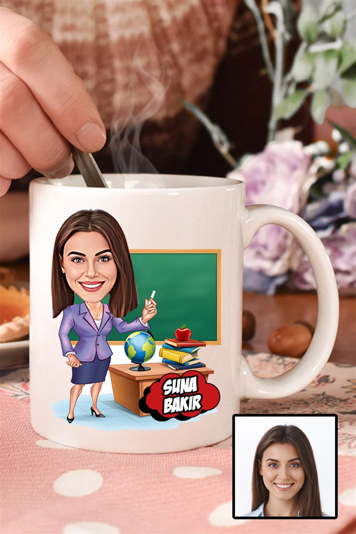 Kadın Öğretmene Hediye Karikatürlü Beyaz Kupa Bardak