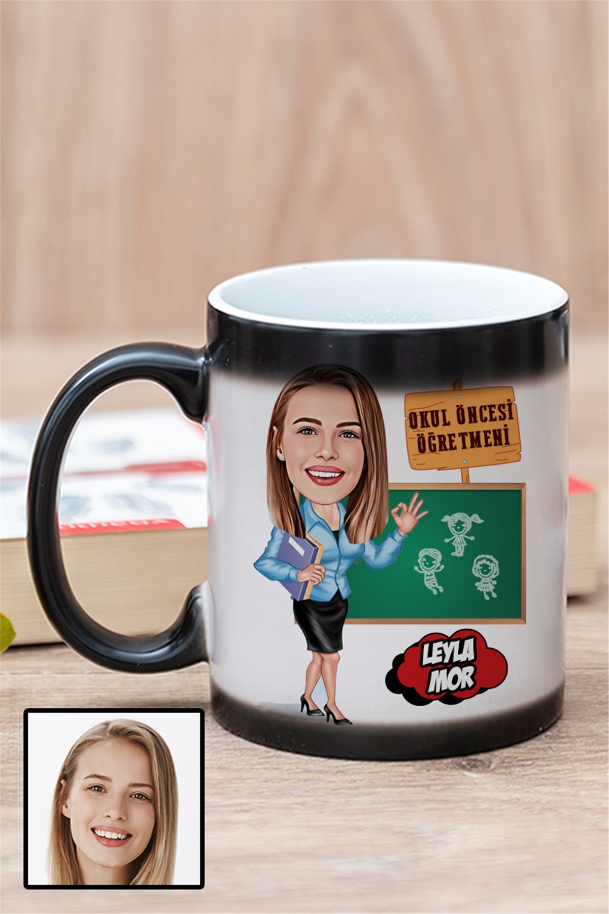 Kadın Okul Öncesi Öğretmenine Kişiye Özel Hediye Karikatürlü Sihirli Kupa Bardak