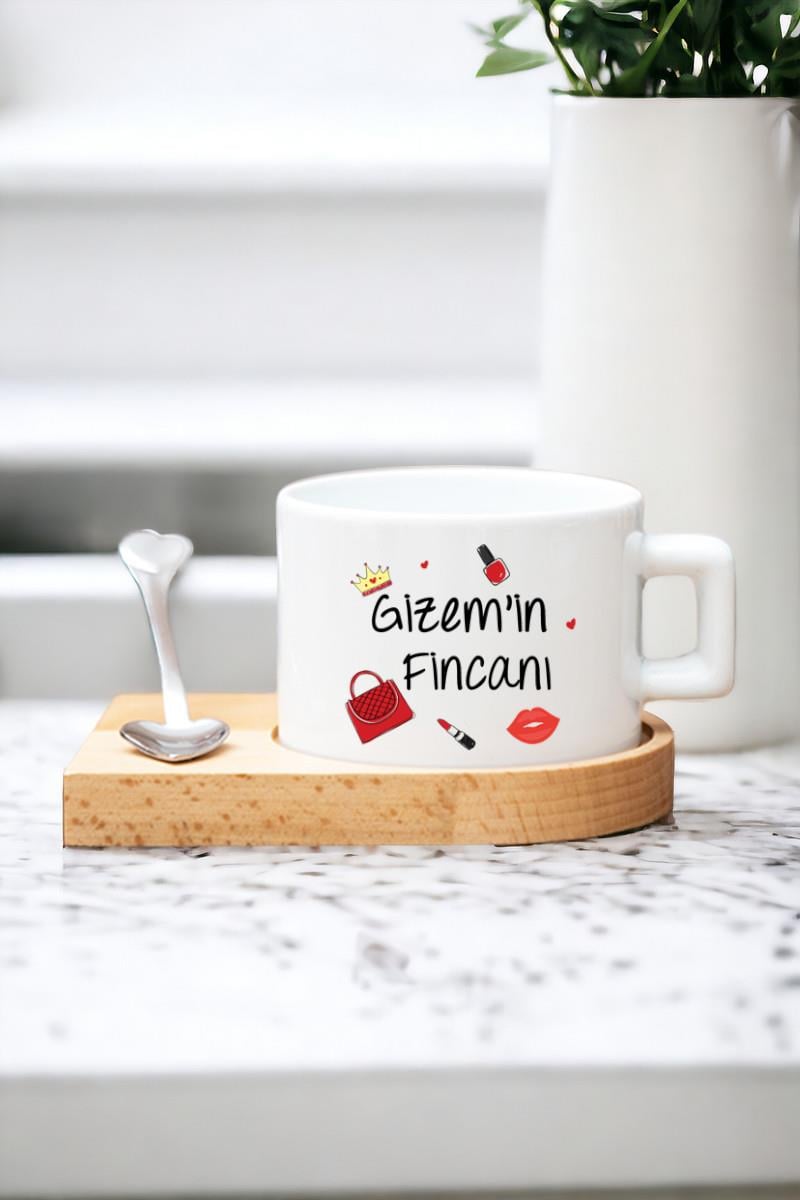 Kadına Hediye İsimli Ahşap Altlıklı Fincan