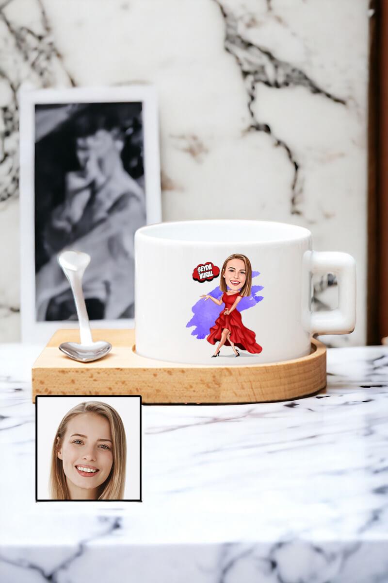 Kadına Özel Hediye Karikatürlü Ahşap Altlıklı Fincan