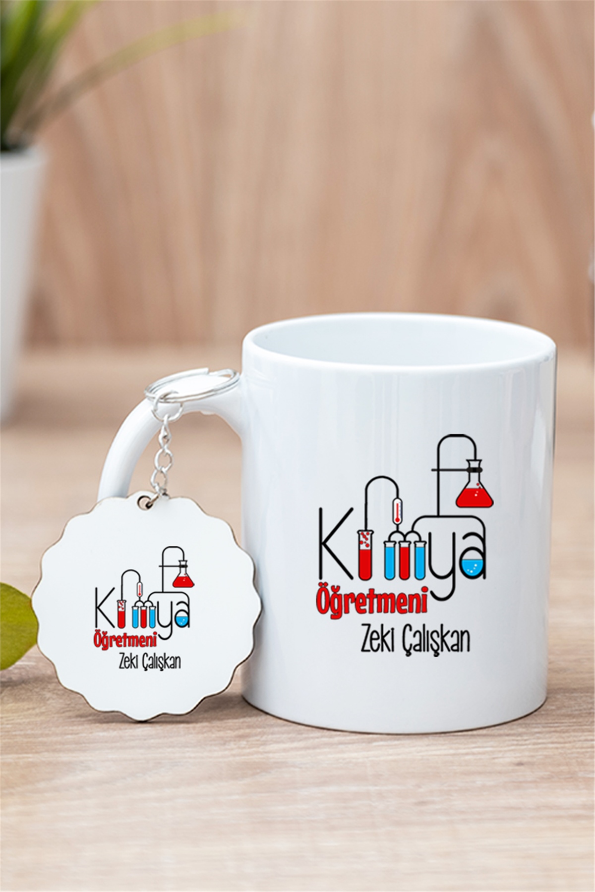 Kimya Öğretmeni Beyaz Kupa Bardak ve Ahşap Anahtarlık