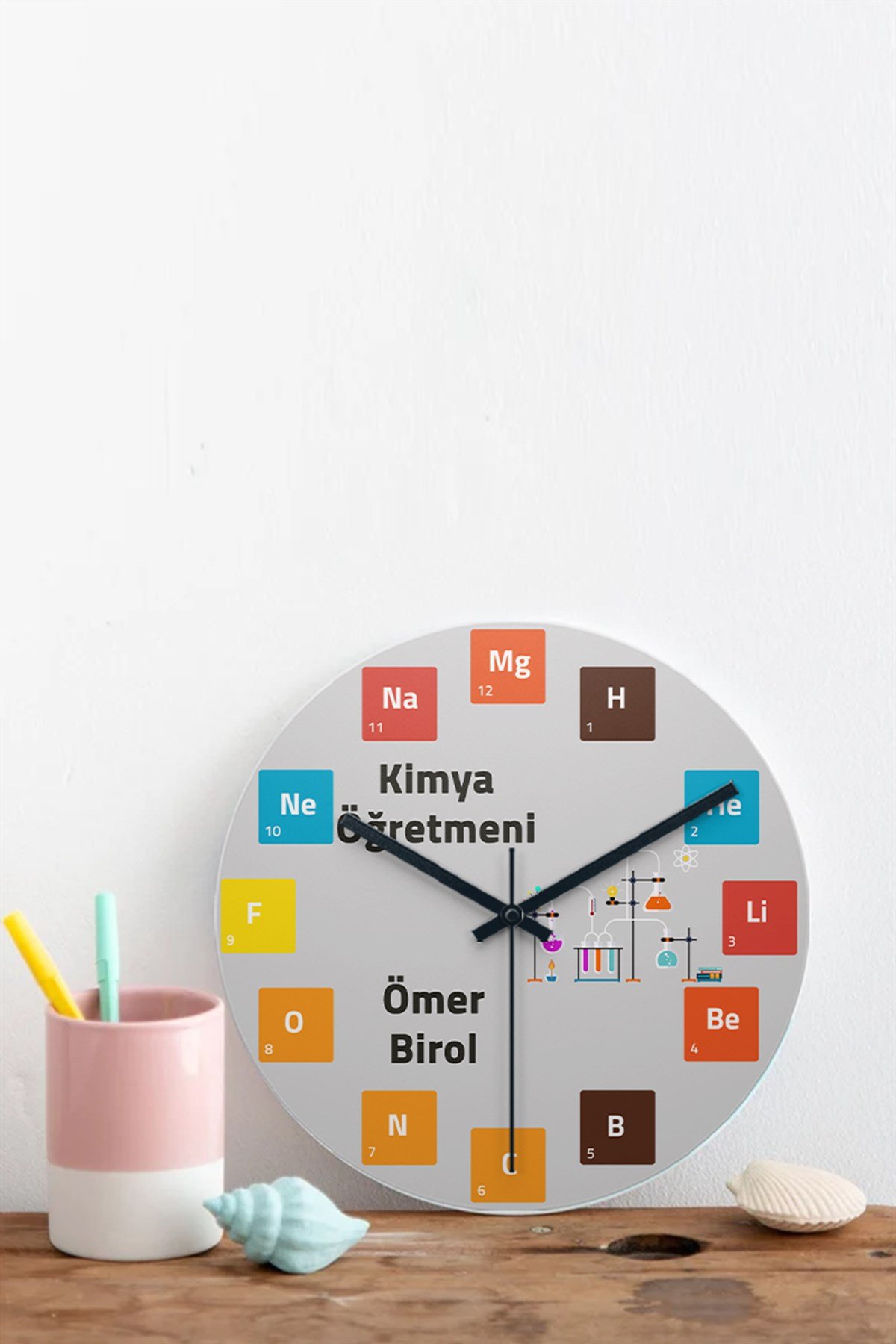 Kimya Temalı Ahşap Duvar Saati
