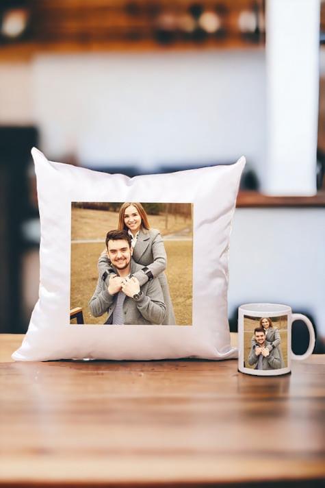 Kişiye Özel Fotoğraflı Beyaz Kupa Bardak ve Kare Yastık