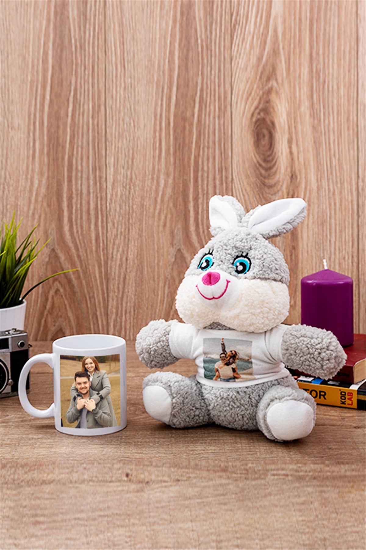Kişiye Özel Fotoğraflı Beyaz Kupa Bardak ve Peluş Tavşan