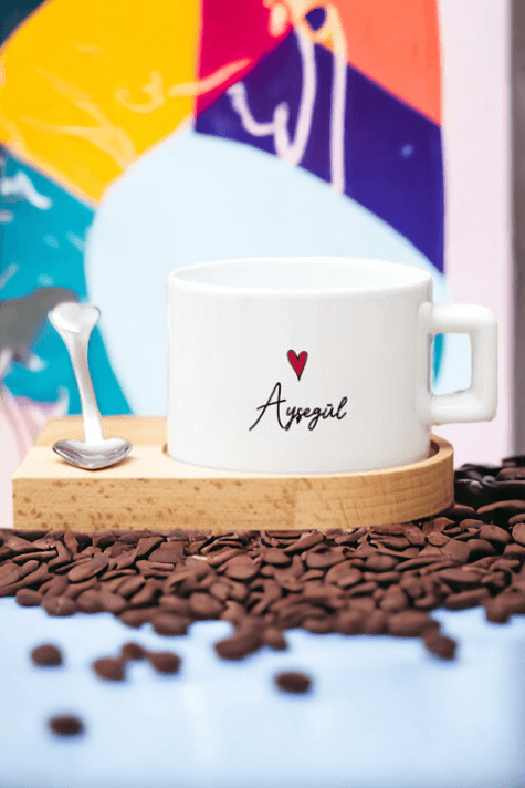 Kişiye Özel İsim Yazılı Minik Kalpli Ahşap Altlıklı Fincan