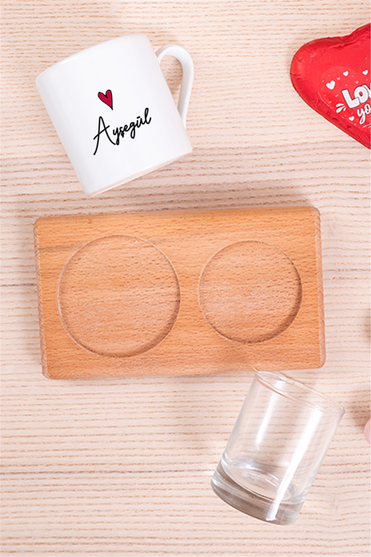 Kişiye Özel İsim Yazılı Minik Kalpli Ahşap Sunumlu Türk Kahvesi Fincanı
