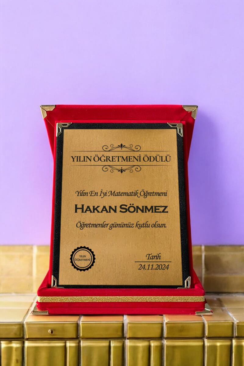 Kişiye Özel Mesajlı ve İsim Yazılı Yılın Öğretmeni Plaketi