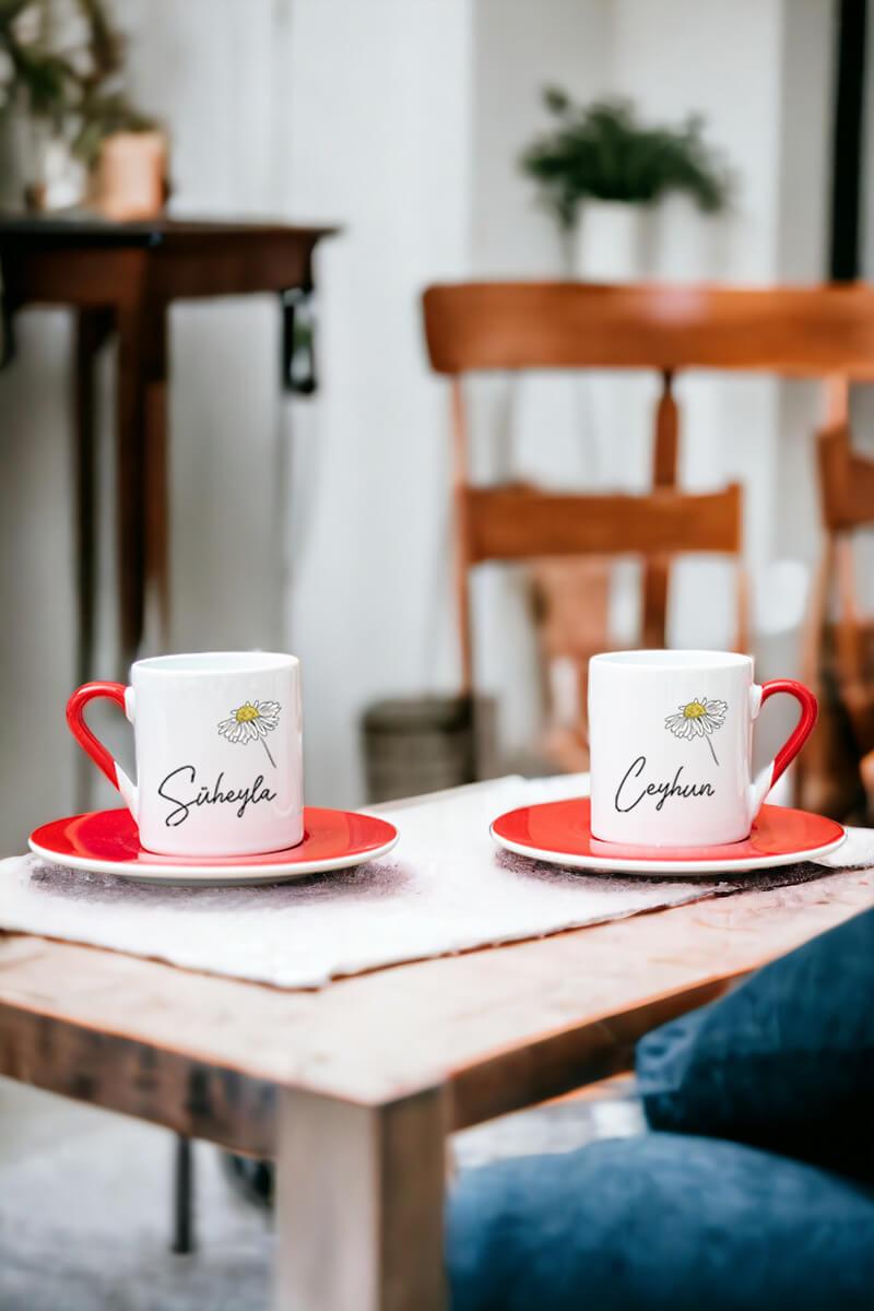 Kişiye Özel Papatya Tasarımlı İsimli İkili Kırmızı Türk Kahvesi Fincanı