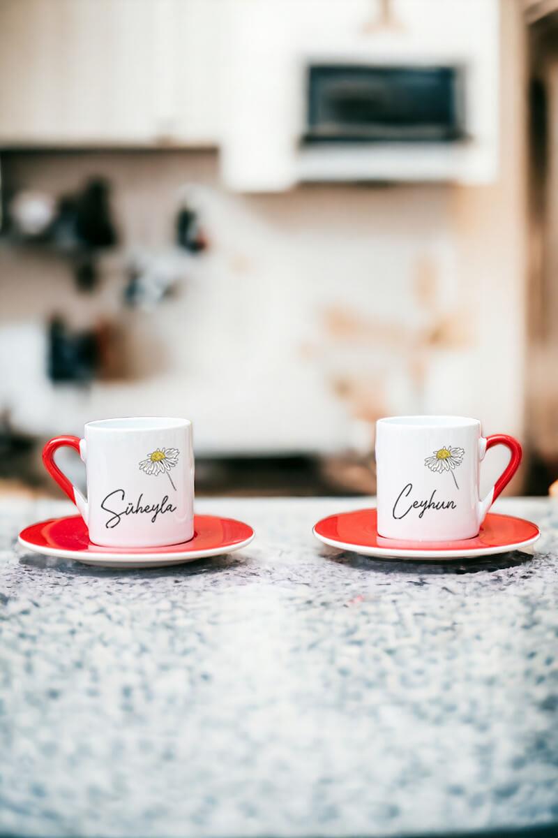 Kişiye Özel Papatya Tasarımlı İsimli İkili Kırmızı Türk Kahvesi Fincanı