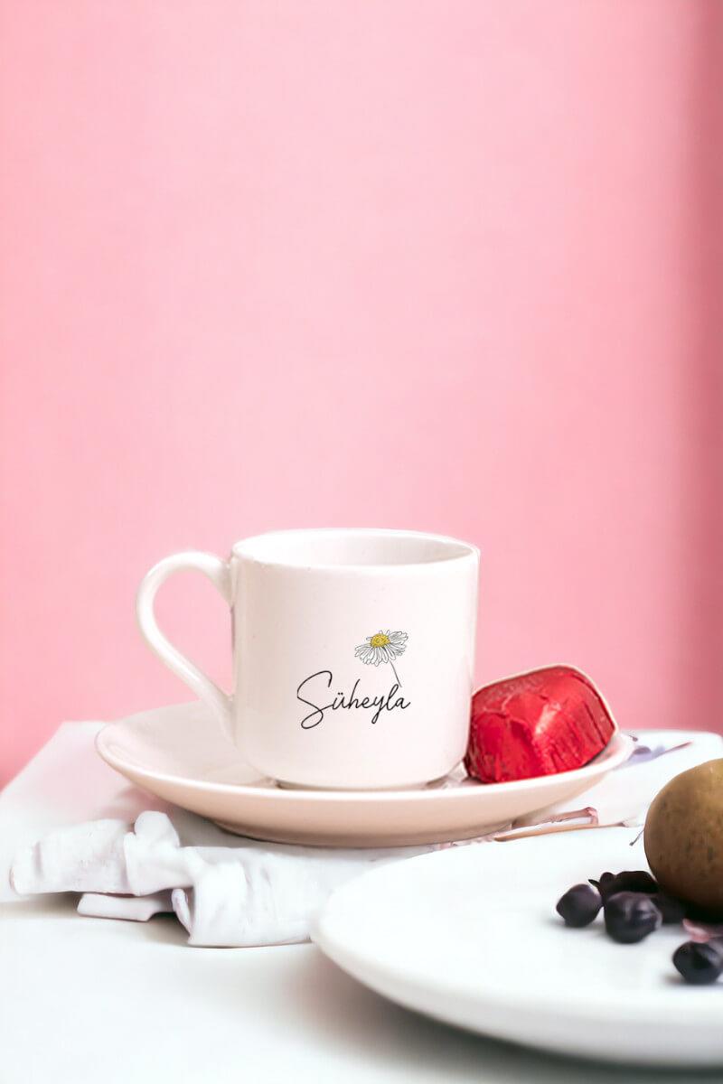 Kişiye Özel Papatya Tasarımlı İsimli Porselen Türk Kahvesi Fincanı