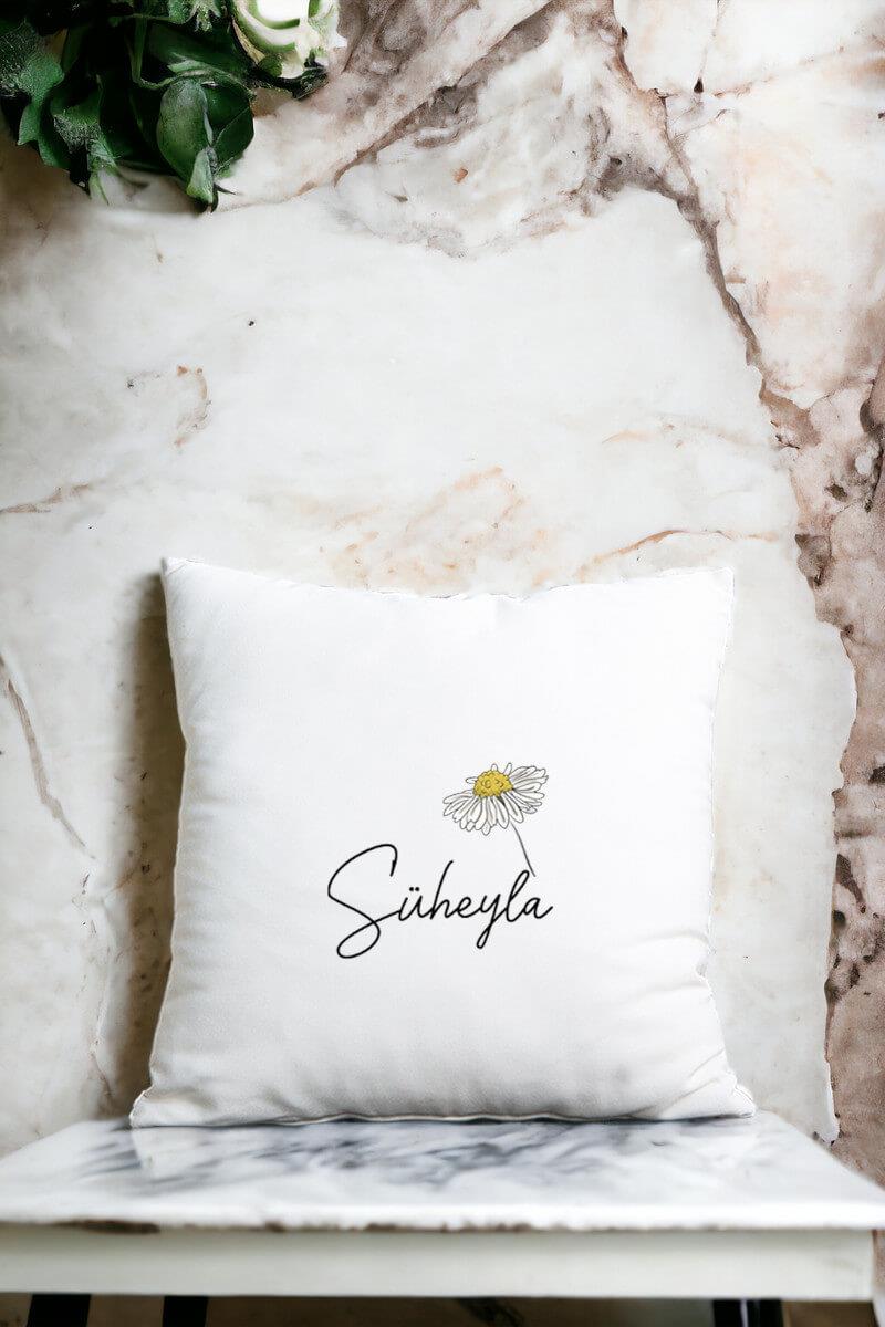 Kişiye Özel Papatya Tasarımlı İsimli Saten Kare Yastık